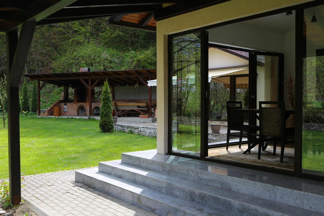 Pensiunea Tudor Breaza Exterior photo